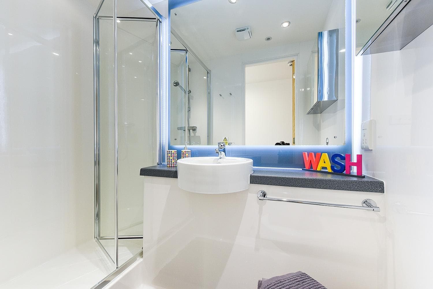 Aberdeen-Pittodrie-St-Ensuite-301H-4